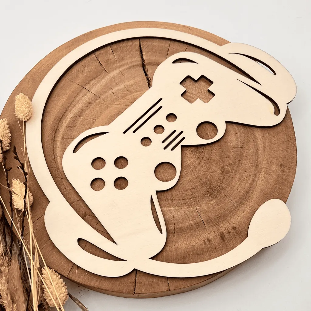 A00070-gamer-wanddeko-holz-controller-headset-gaming-kinderzimmer-seitlich.webp