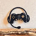 A00932gamer-wanddeko-holz-schwarz-controller-headset-gaming-kinderzimmer-am-sideboard.webp