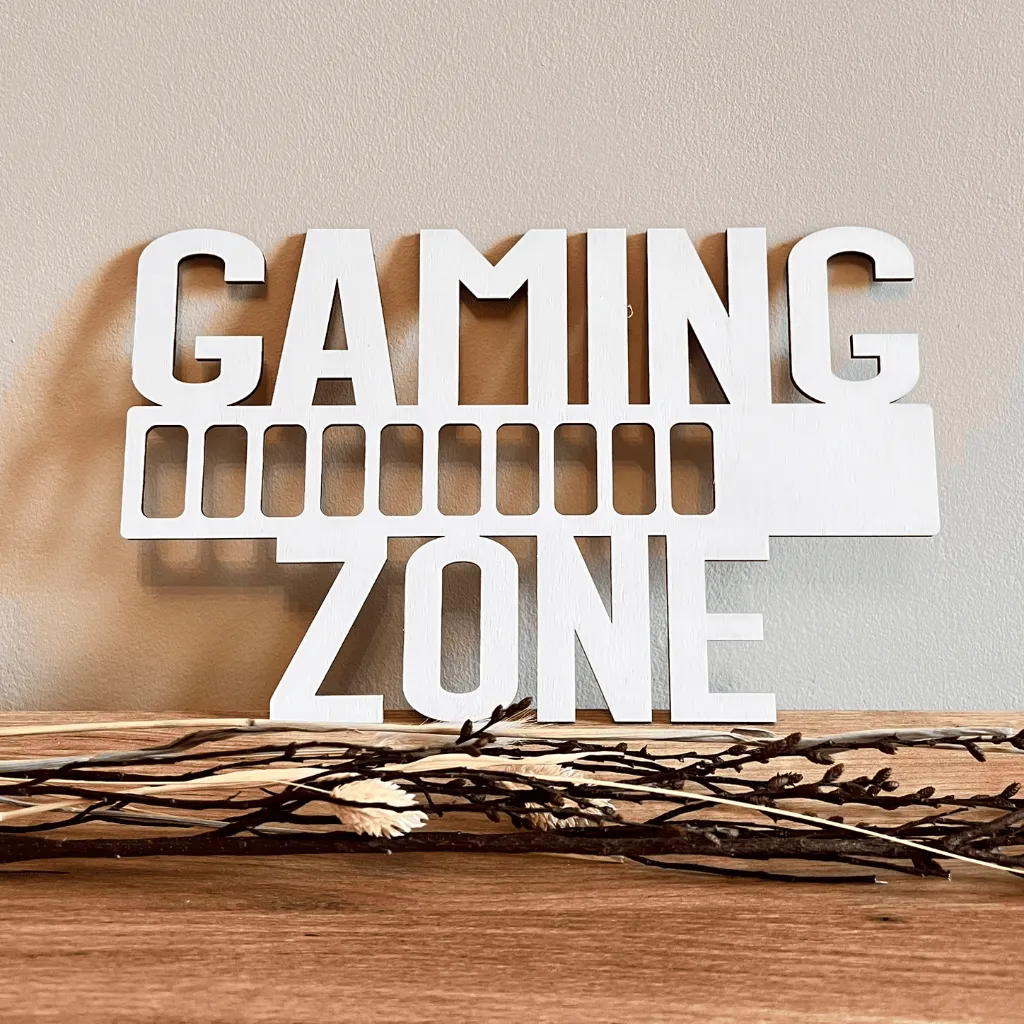 A00926-gaming-zone-holz-weiß-gamer-kinderzimmer-wanddeko-am-sideboard.webp