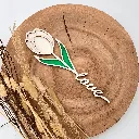 A00288-fruehlingsdeko-tulpe-holz-weiß-personalisiert-love-geschenk-seitlich.webp