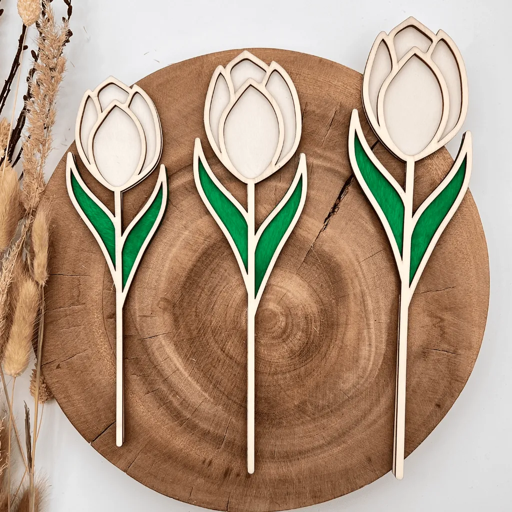 vergleich-s-m-l-fruehlingsdeko-tulpe-holz-weiß-geschenk.webp