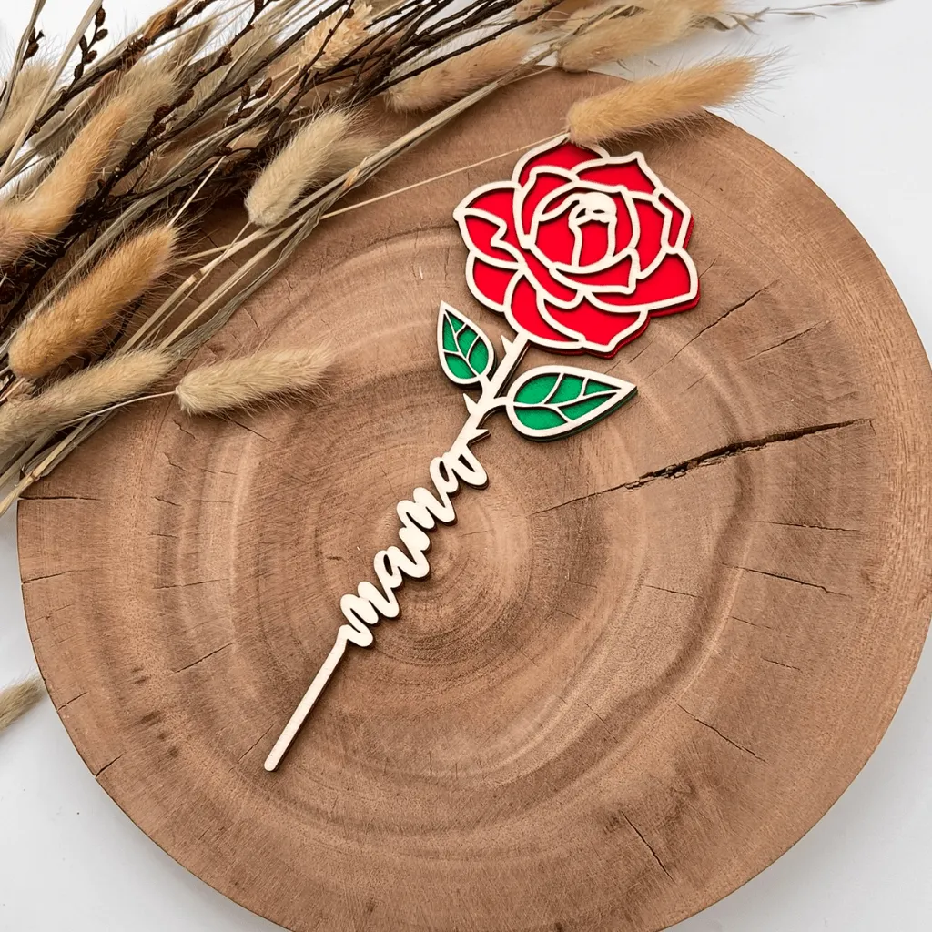 A00227-blumenstecker-rose-holz-rot-muttertag-mama-geschenk-deko-seitlich.webp