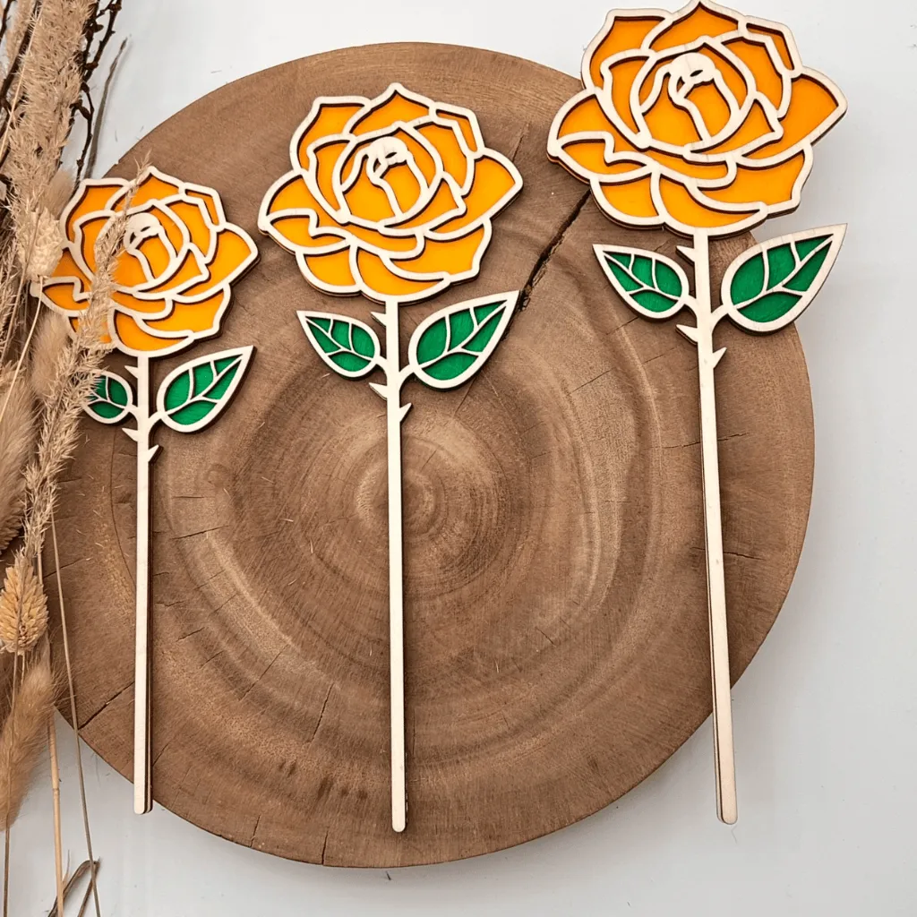 vergleich-s-m-l-rose-gelb-geschenk-dekoration.webp