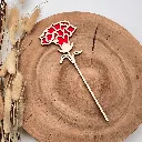 A00131-holz-nelke-blume-rot-dekoration-fruehling-blumenstecker-seitlich.webp