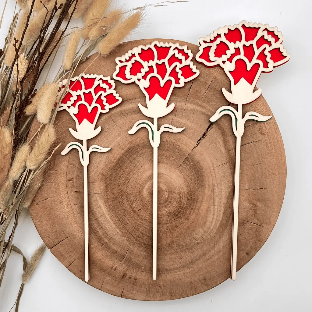 vergleich-s-m-l-holz-nelke-blume-rot-dekoration-fruehling-blumenstecker.webp