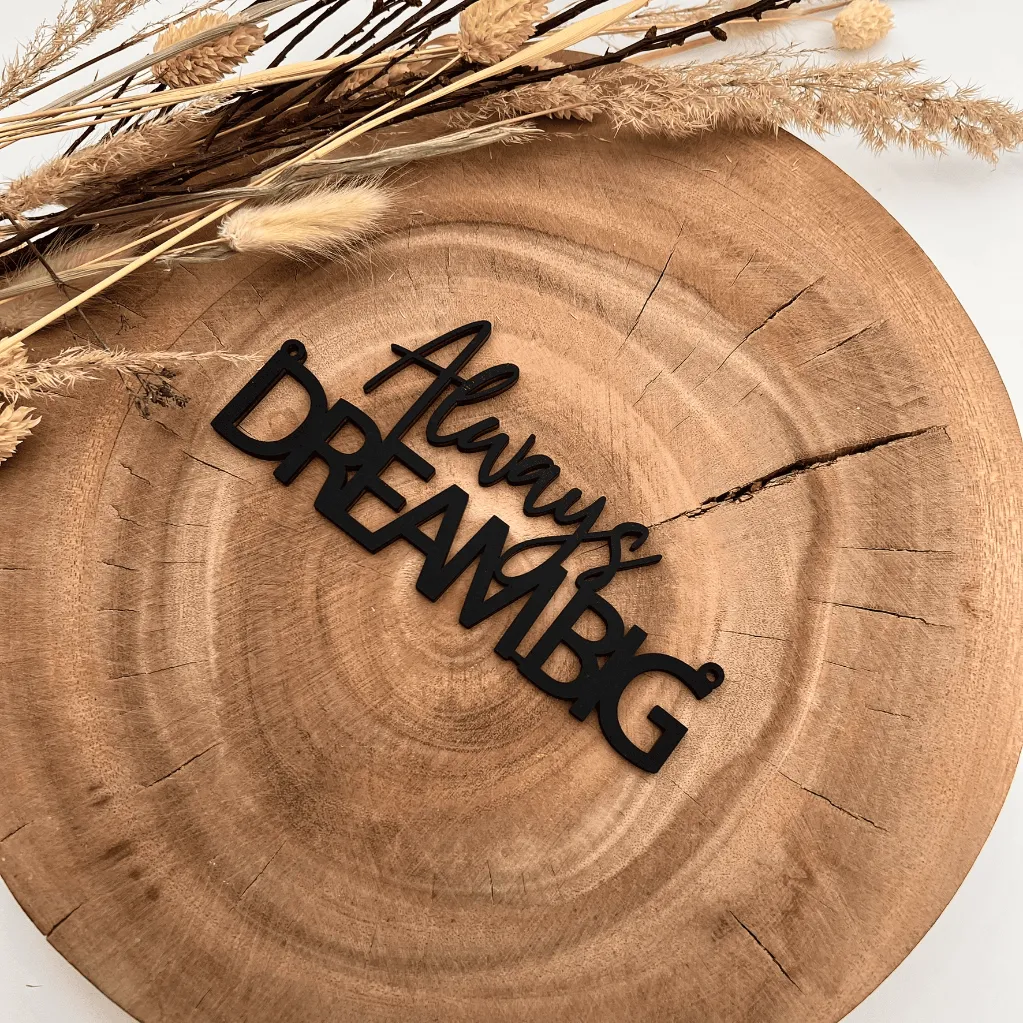 A00599-motivschild-always-dream-big-holz-schwarz-wanddekoration-seitlich.webp