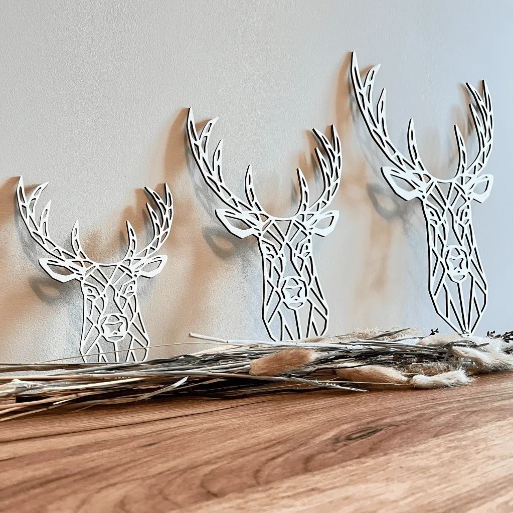 vergleich-s-m-l-hirschkopf-wanddeko-holz-natur-geometrisch-modern-skylaser - Kopie.webp
