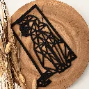 A00385-katze-wandbild-holz-schwarz-geometrisch-modern-skylaser-seitlich.webp
