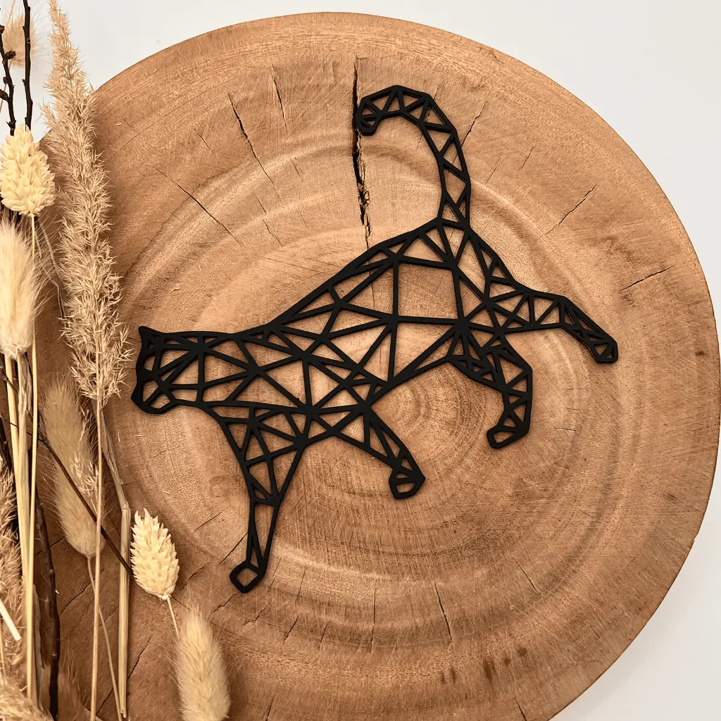 A00379-katze-laufend-wandbild-holz-schwarz-geometrisch-modern-skylaser-seitlich.webp
