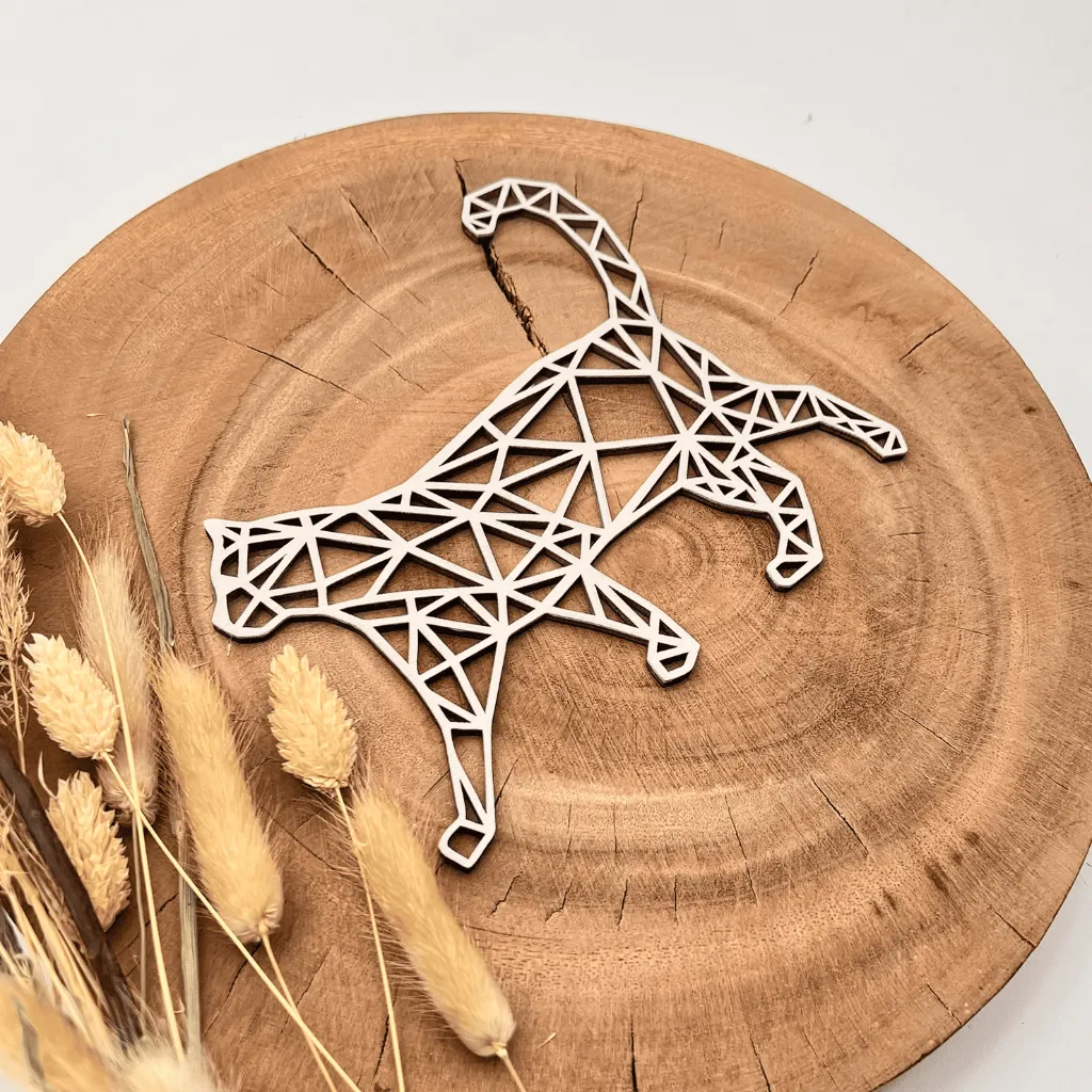 A00558-katze-laufend-wandbild-holz-weiß-geometrisch-modern-skylaser-seitlich.webp