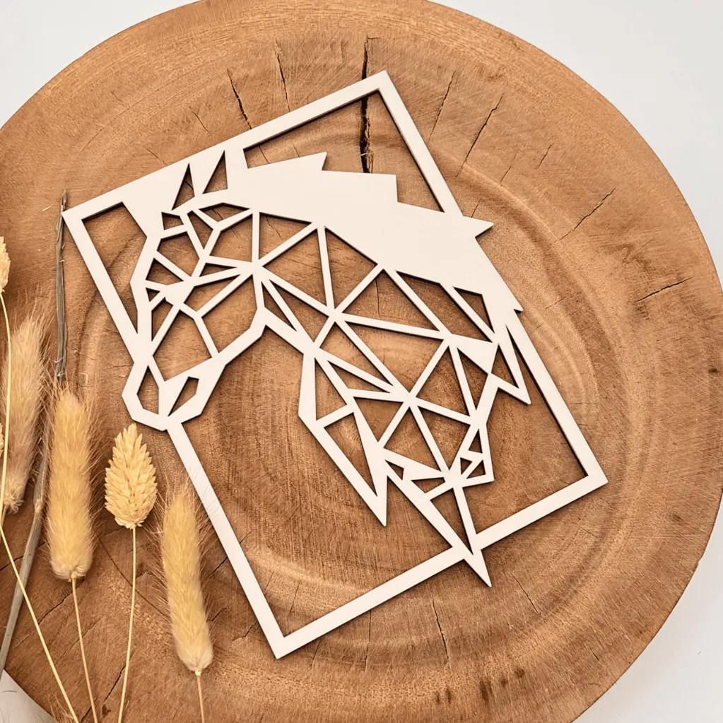 A00553-geometrisches-pferd-holz-weiß-wanddekoration-modern-seitlich.webp
