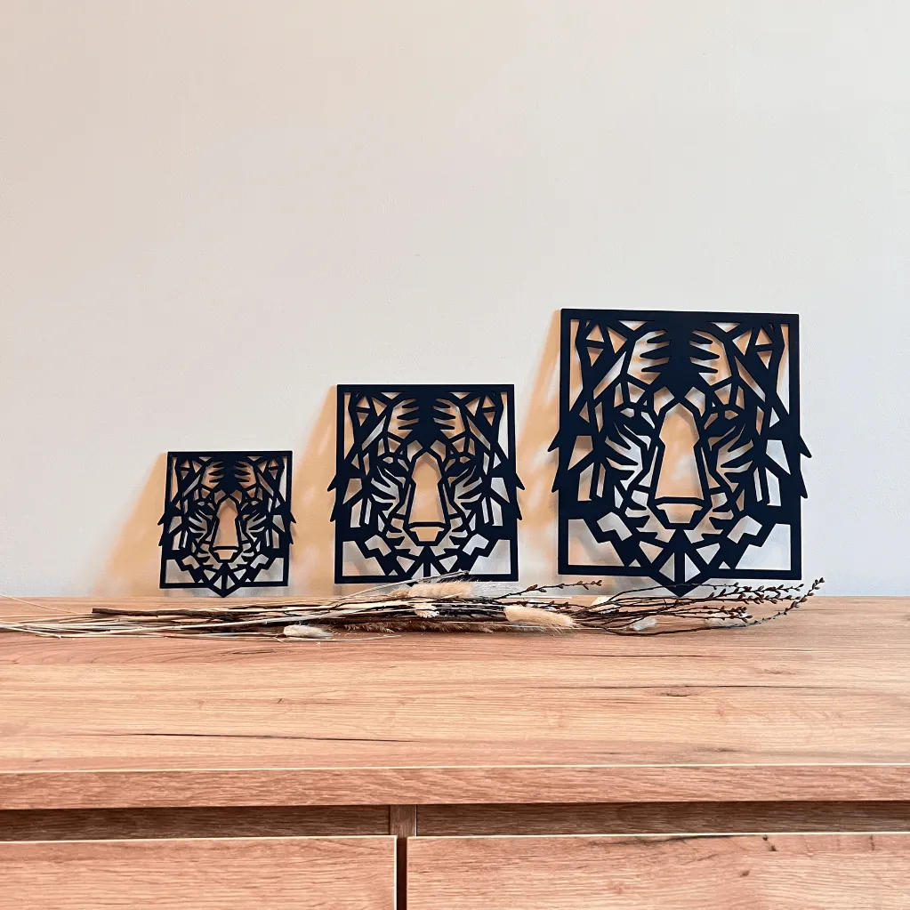 vergleich-s-m-l-geometrisches-tieger-holz-schwarz-wanddekoration-modern.webp