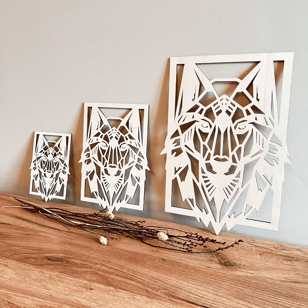 vergleich-s-m-l-geometrisches-wolf-holz-weiß-wanddekoration-modern.webp