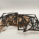 A00441-geometrisches-zwei-woelfe-holz-schwarz-wanddekoration-modern-seitlich-unten.webp