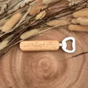 Flaschenöffner „Der Schlüssel zum Glück“ – gravierter Bieröffner aus Holz