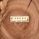 Anhänger Lineal Holz – „Teach. Love. Inspire.“