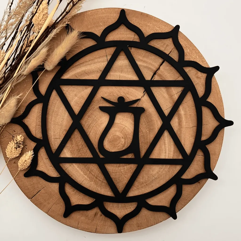 Chakra Symbol Anahata (Herzchakra) aus Holz – spirituelle Deko für Yoga & Meditation