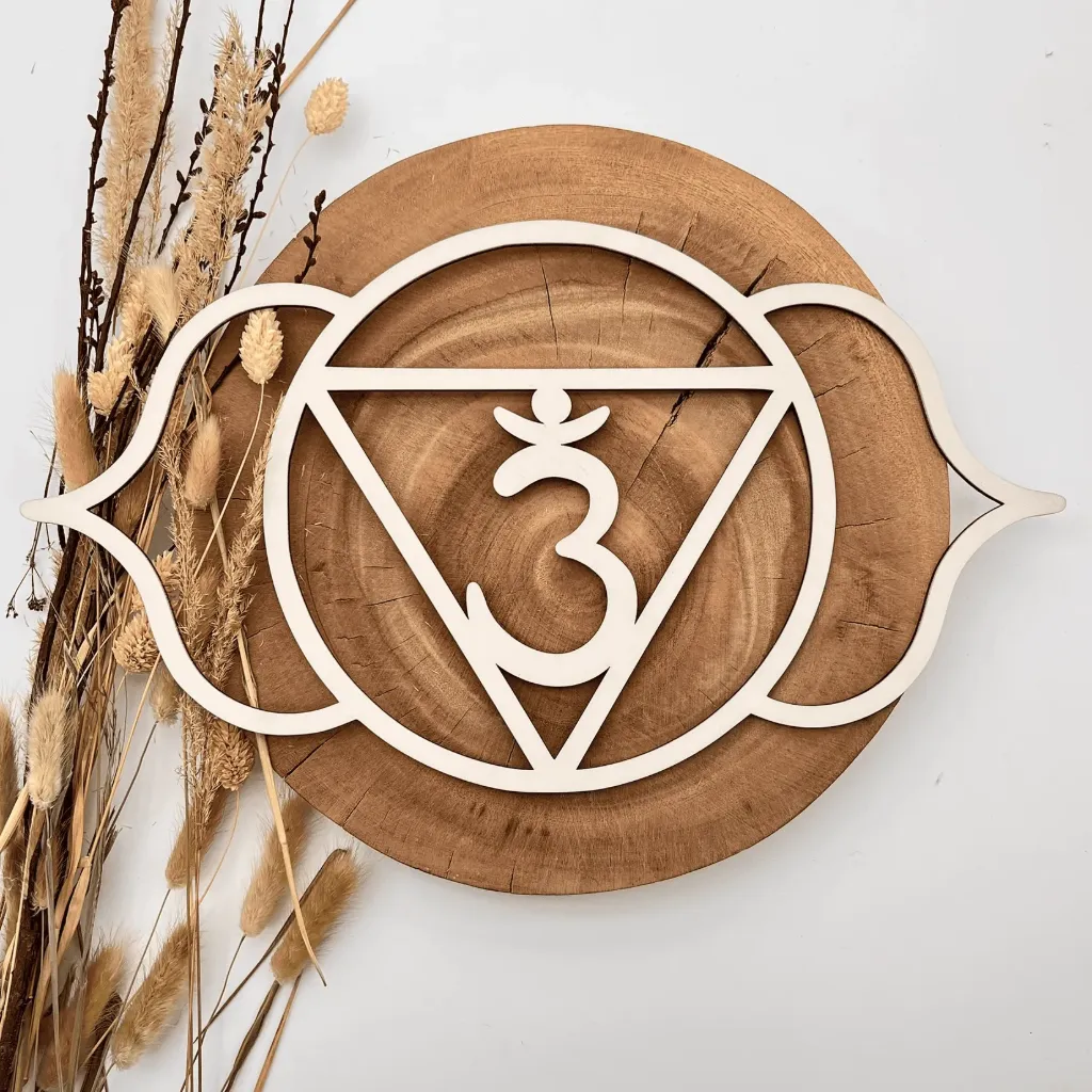 Chakra Symbol Ajna (Stirnchakra) aus Holz – spirituelles Motiv für Yoga & Meditation