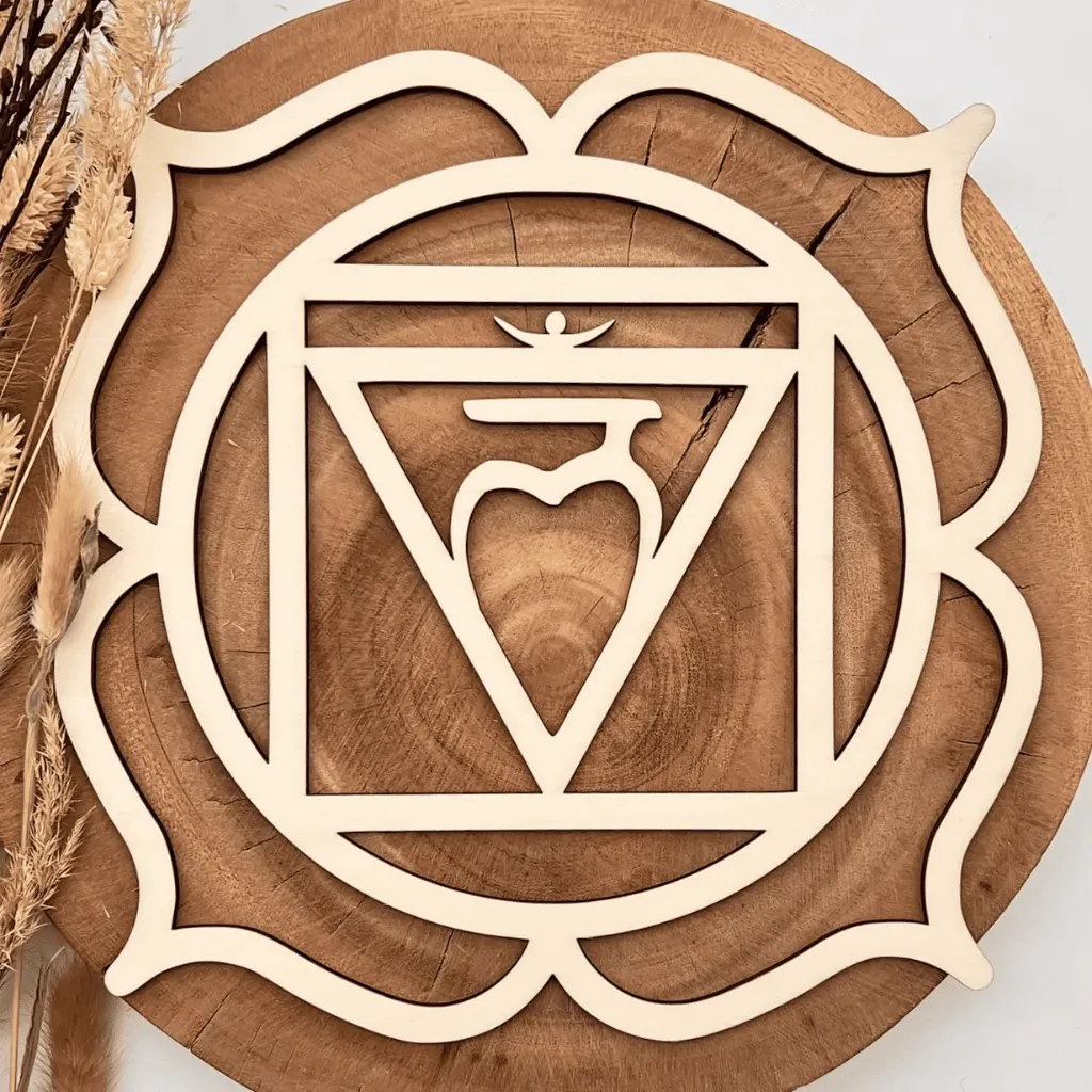 Chakra Wanddeko Muladhara aus Holz – Wurzelchakra Symbol