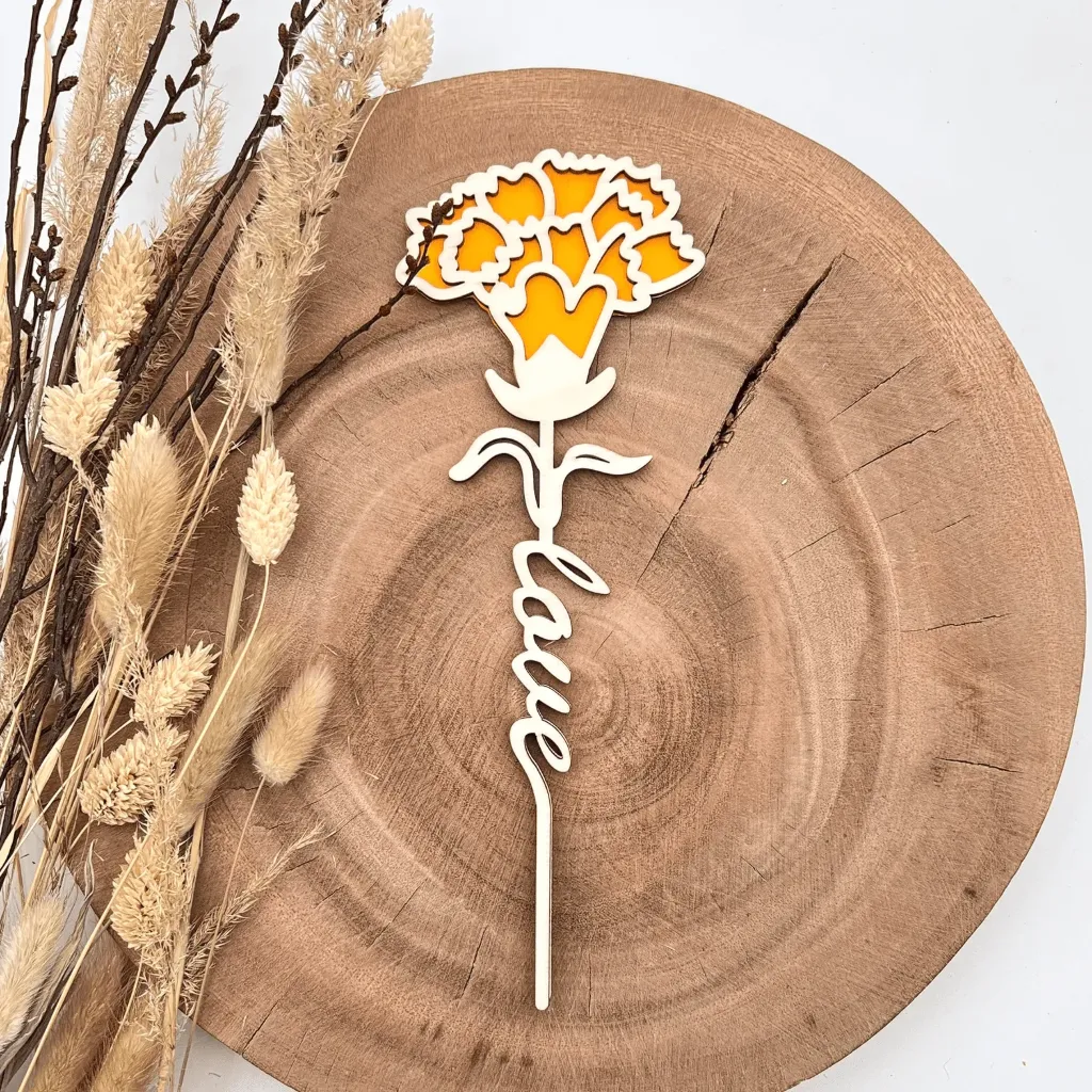 Holz-Nelke mit „love“-Stängel – kleine Aufmerksamkeit