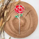 Holz-Pfingstrose mit „love“-Schriftzug – romantisches Geschenk