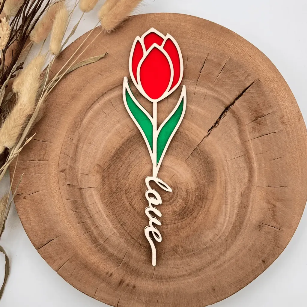 Holz-Tulpe mit „love“-Stängel – romantische Deko & Geschenk