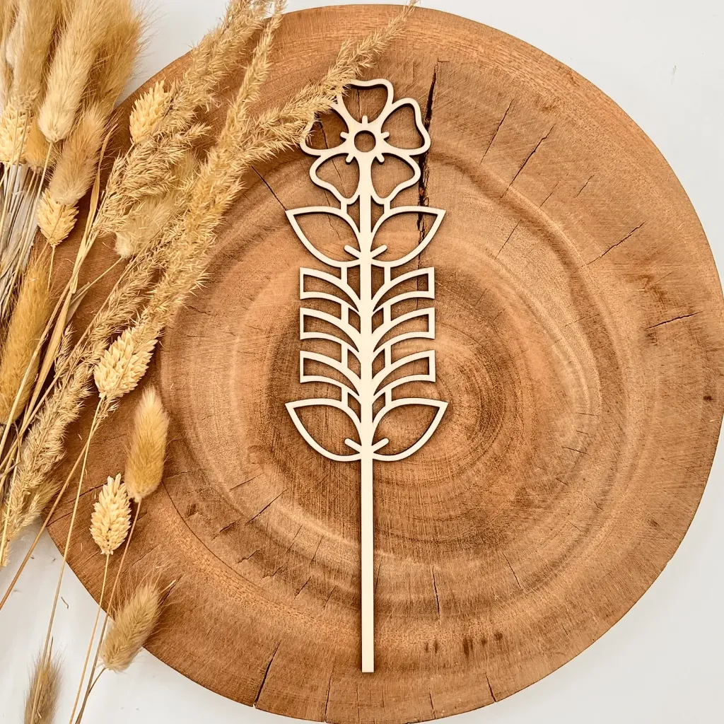 [A00869] Pflanzenstecker aus Holz – Primelblüte | Designer-Blumenstecker (Natur)