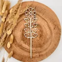 Pflanzenstecker aus Holz – Blume mit Blättern