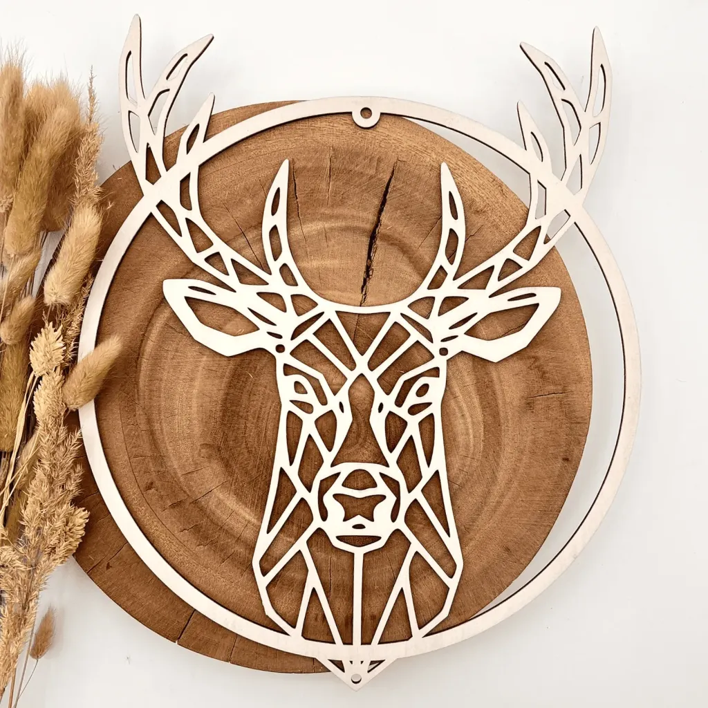 Türkranz aus Holz mit Hirschmotiv