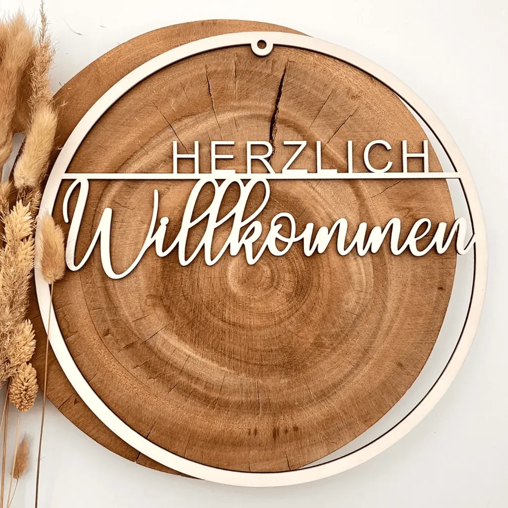 Türkranz aus Holz „HERZLICH Willkommen“