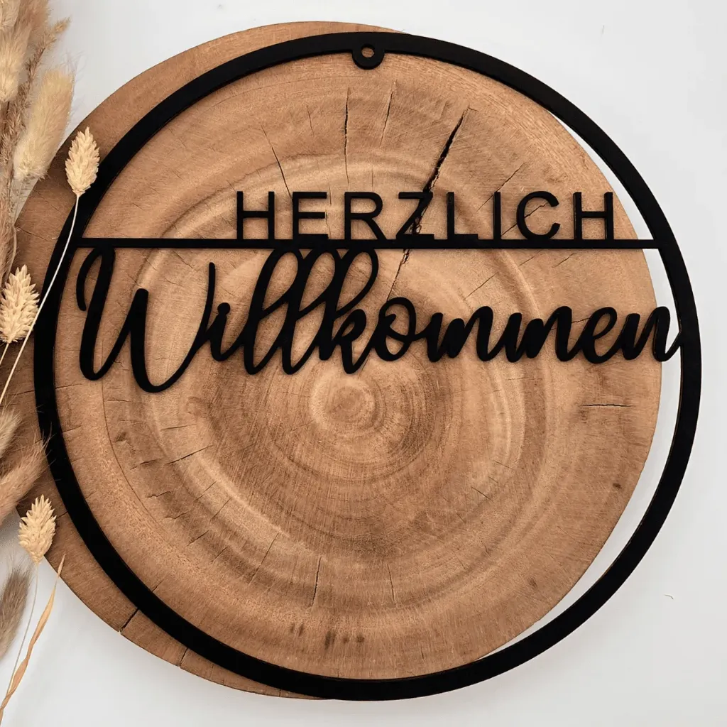Türkranz aus Holz „HERZLICH Willkommen“