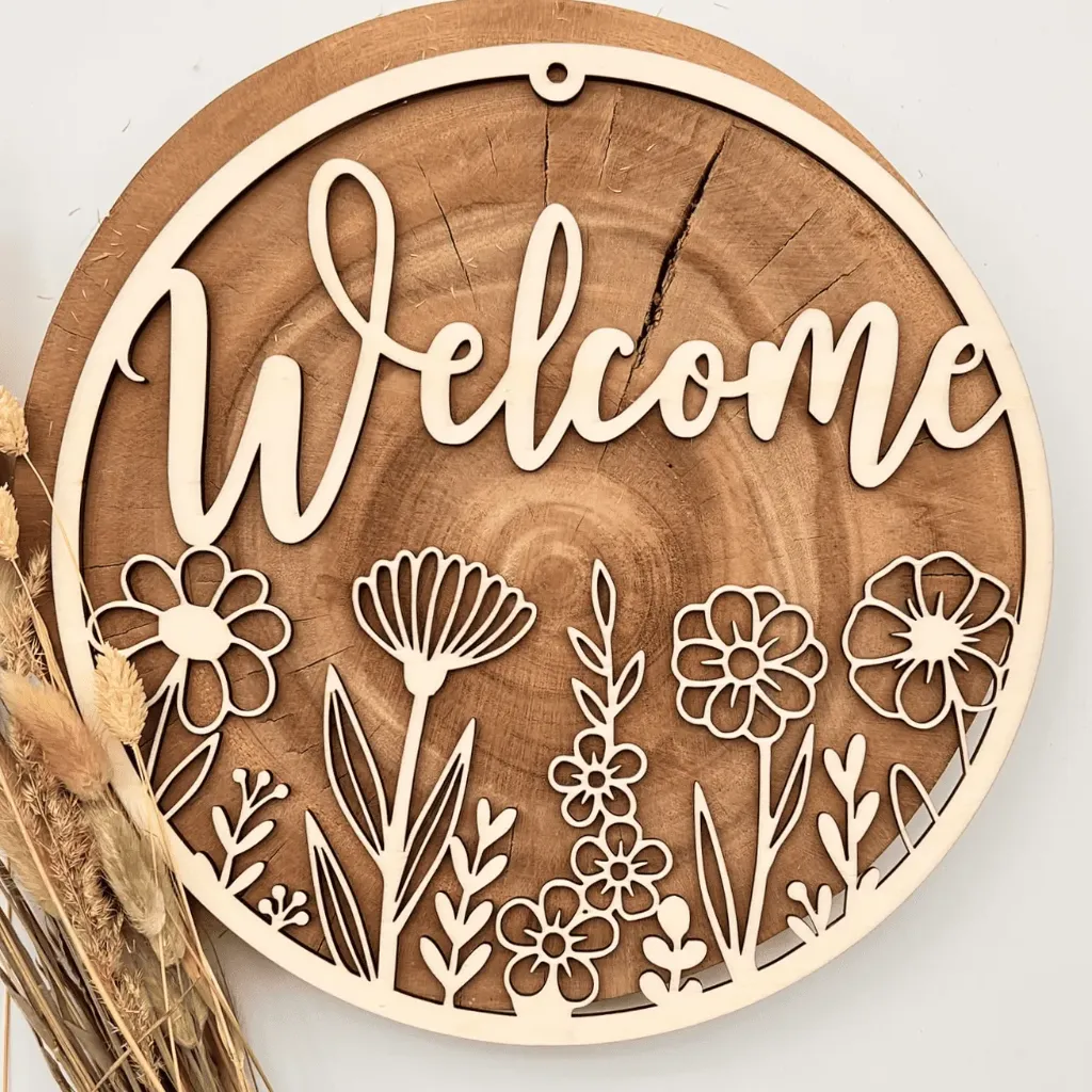 [A00333] Türkranz aus Holz „Welcome“ mit Blumenmotiv (Natur)