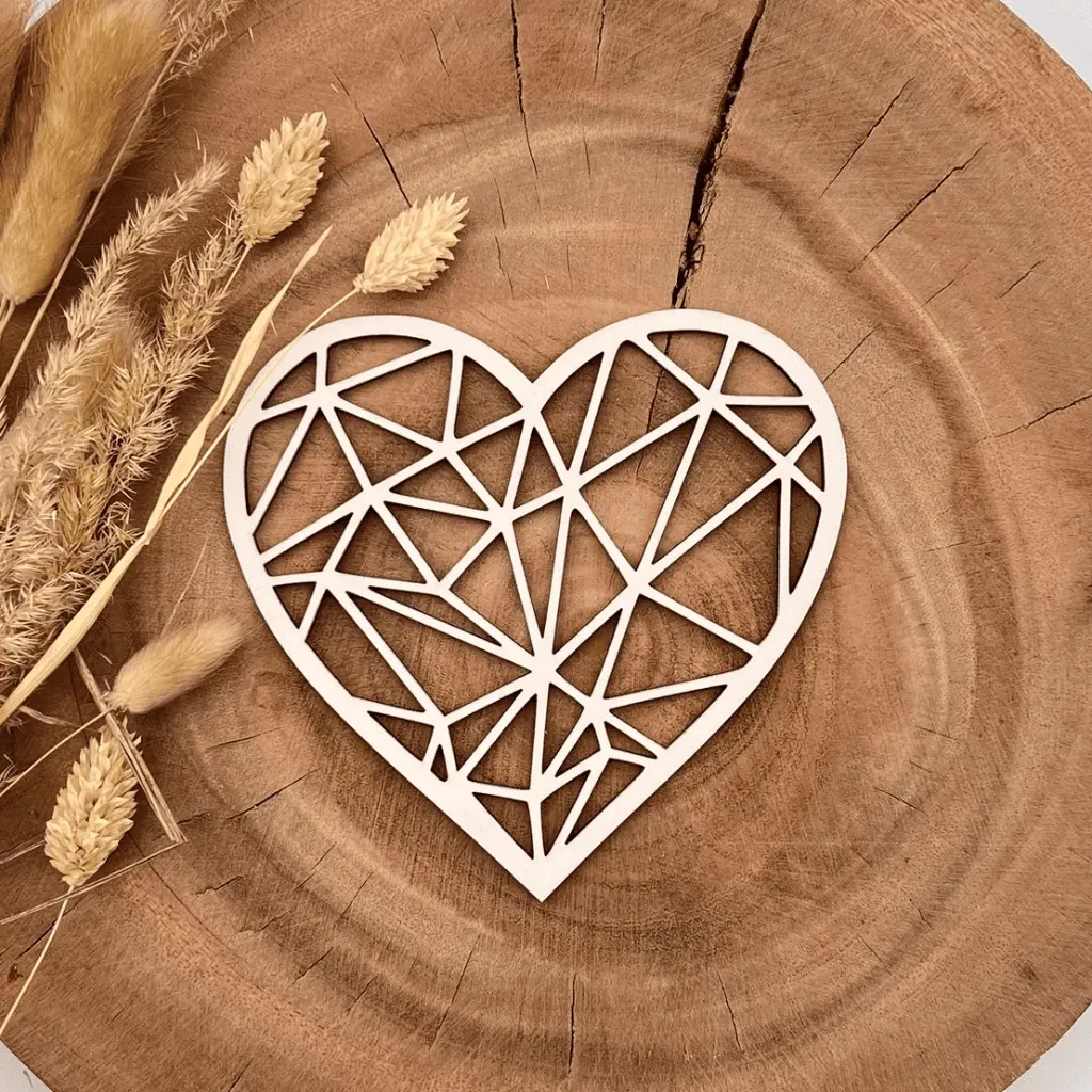 Herz Deko aus Holz – Minimalistisches Motiv