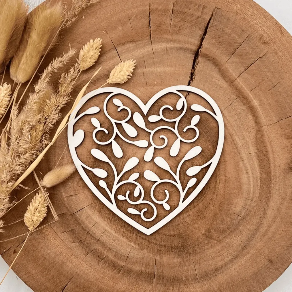 Herz Deko aus Holz – Florales Mandala