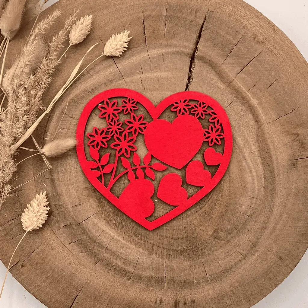 Herz Deko aus Holz – Blumenpracht