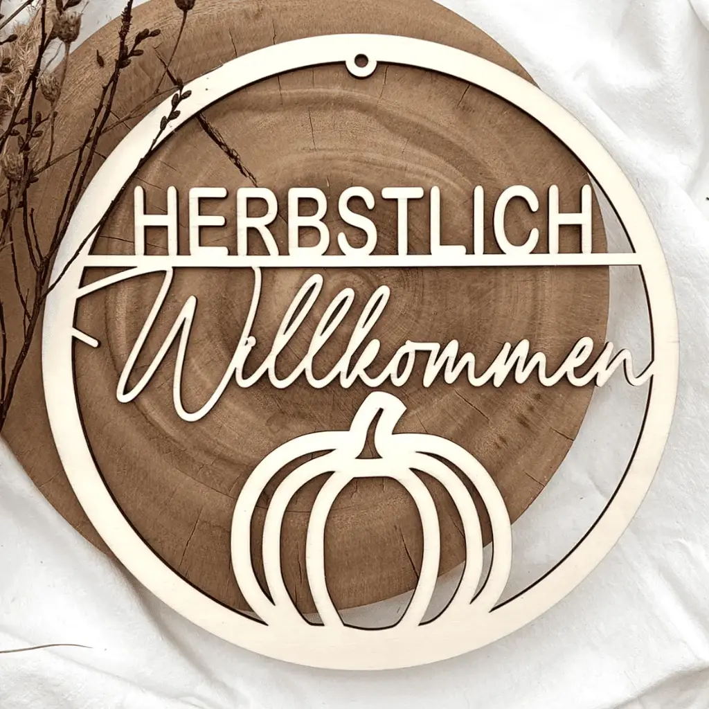 [A01008] Türkranz aus Holz „HERBSTLICH Willkommen“ mit Kürbismotiv (Natur)