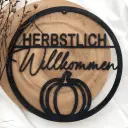 Türkranz aus Holz „HERBSTLICH Willkommen“ mit Kürbismotiv