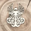 Weihnachtsengel aus Holz – Flügel der Hoffnung