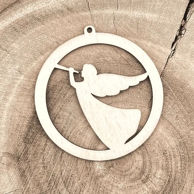 Weihnachtsanhänger aus Holz – Engel im Rahmen