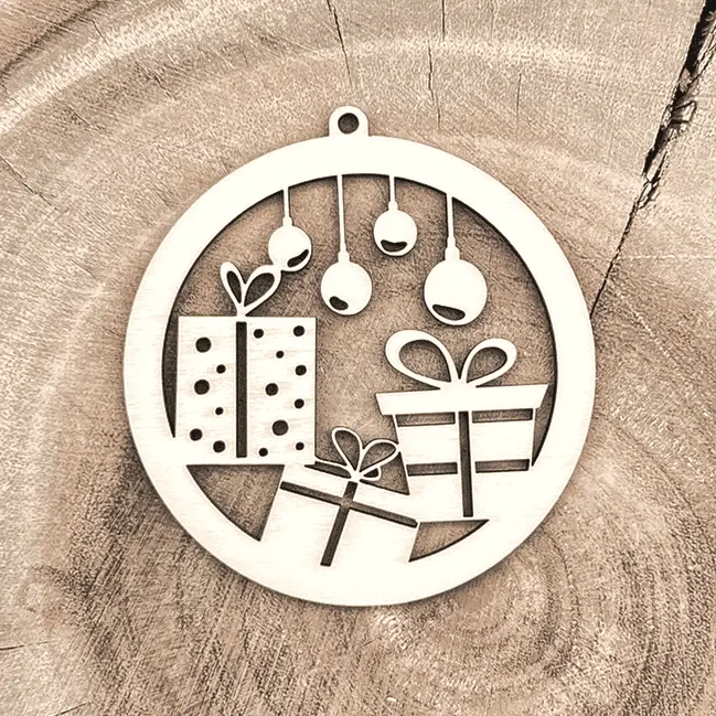 Weihnachtsanhänger aus Holz – Geschenk im Rahmen