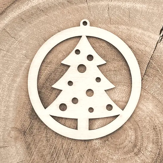 Weihnachtsanhänger aus Holz – Baum im Rahmen