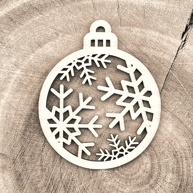 Weihnachtsanhänger aus Holz – Schneeflocken