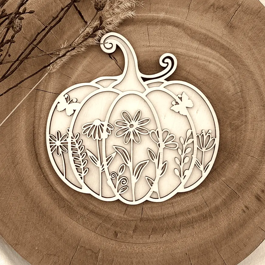 Kürbis Deko aus Holz – Blumenreigen