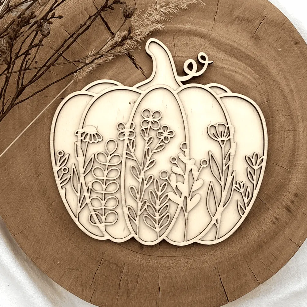 Kürbis Deko aus Holz – Gefüllt mit Blumen