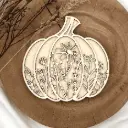 Kürbisdeko - Floralverzierung im Kürbis