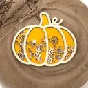 Kürbis Deko aus Holz – Blütenmotiv