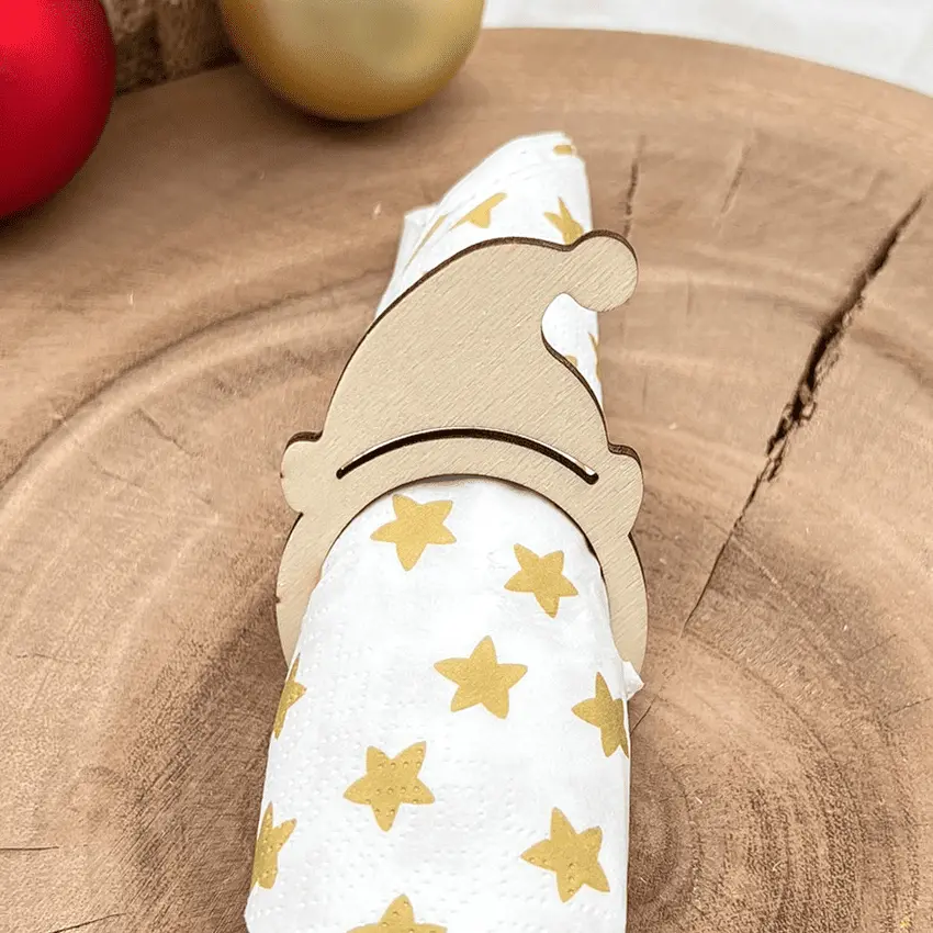 Serviettenring aus Holz – Festliche Mütze