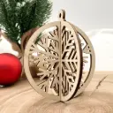 3D–Christbaumkugel aus Holz – Frostblüte