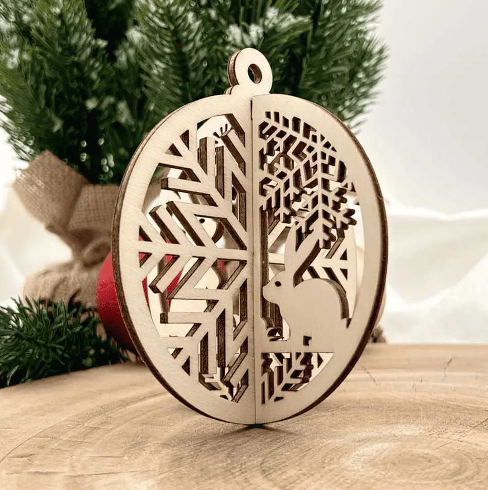 [A01165] 3D–Christbaumkugel aus Holz – Frosthasen