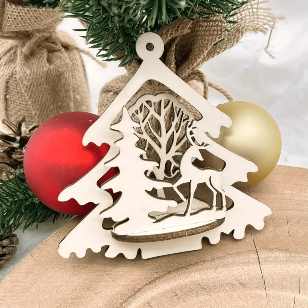 [A01156] Weihnachtsornament 3D - Hirsch im Winterwald